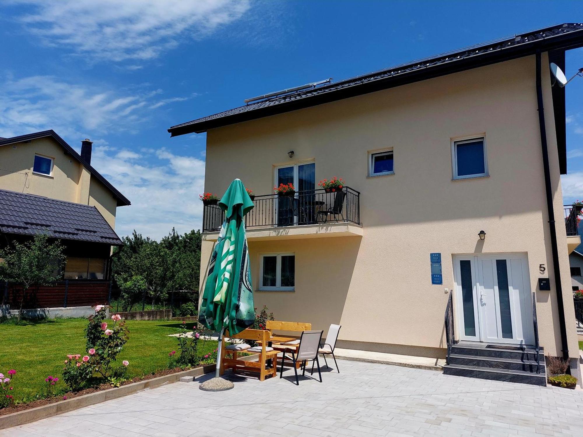Katarica Hotel Korenica Exterior photo